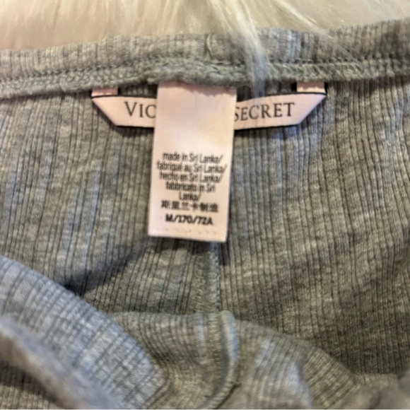 Victoria’s Secret gray and pink sleep shorts pajamas size medium - Picture 3 of 5